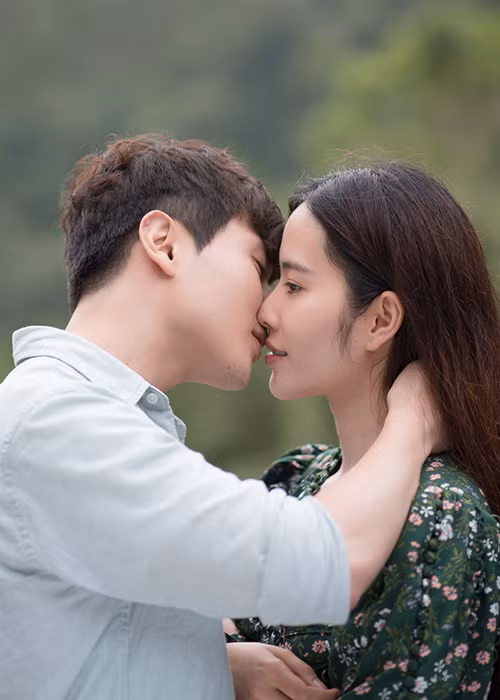 Một thời gian sau khi công khai tìm hiểu Wook Suk, Nam Em không còn nhắc về mỹ nam người Hàn này nữa.