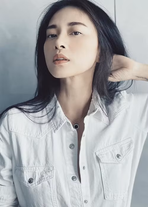 Năm 26 tuổi, Ngô Thanh Vân hẹn hò. Lần này, cô muốn có con với bạn trai. Tuy nhiên, Ngô Thanh Vân lại chủ động chia tay. Đến nay, nữ diễn viên không công khai danh tính và hình ảnh người bạn trai đầu tiên cũng như người đàn ông cô muốn cùng sinh con.