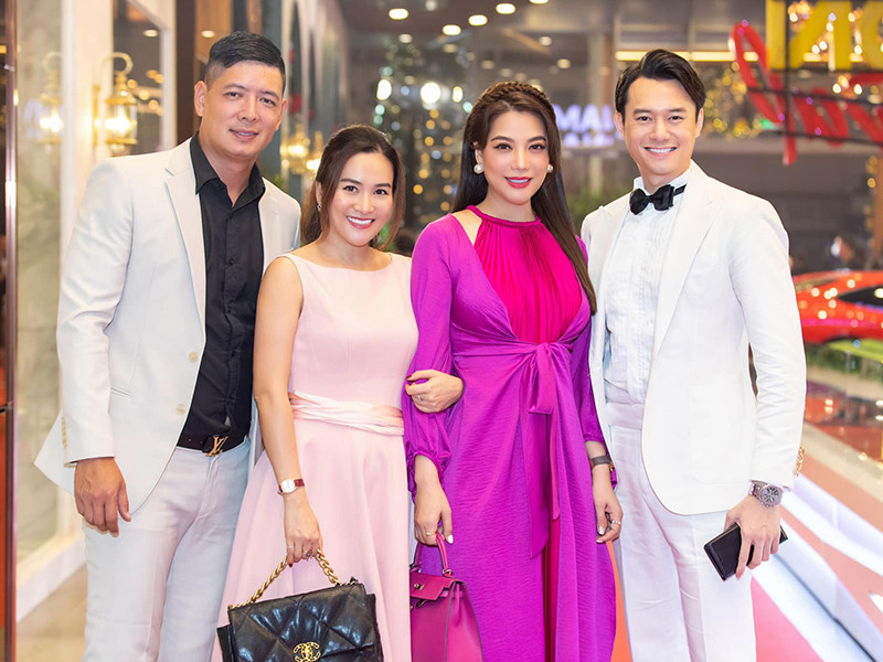 Trương Ngọc Ánh và Anh Dũng đến nay vẫn thường xuyên sánh đôi tại các sự kiện lẫn đời thường.