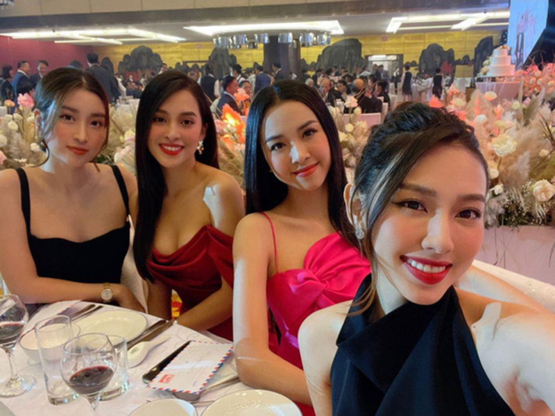 Á hậu Thúy An (thứ hai bên phải) dự đám cưới của Tường San. Sắp tới, cô cũng lên xe hoa. Ảnh: Vietnamnet