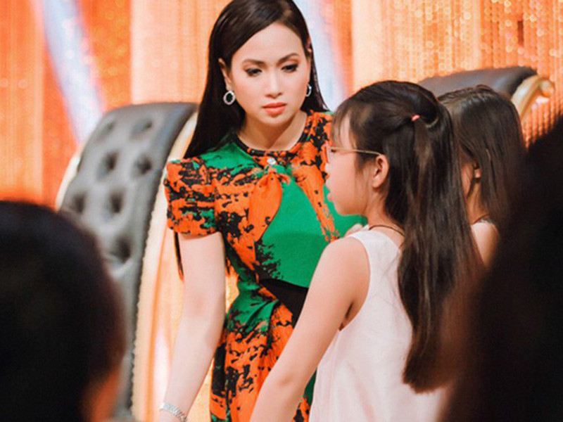 Hà Phương giấu mặt con vì muốn các bé có một cuộc sống bình thường cũng như vì an ninh. Ảnh: Thể thao văn hóa