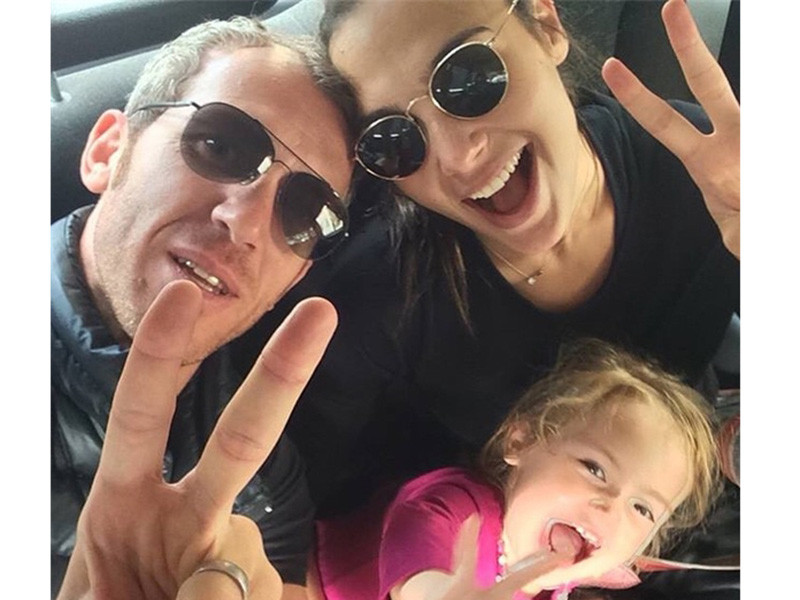 Gal Gadot chia sẻ: "Con gái đầu của tôi sẽ góp mặt cùng con trai của đạo diễn Patty trong một phân cảnh. Còn bé út sẽ tham gia phân đoạn nhỏ với chồng tôi".