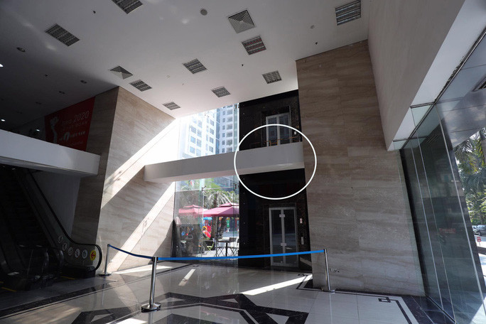 Cu dan bi thuong nang trong su co thang may, cong ty van hanh noi thang may chat luong cao-Hinh-2