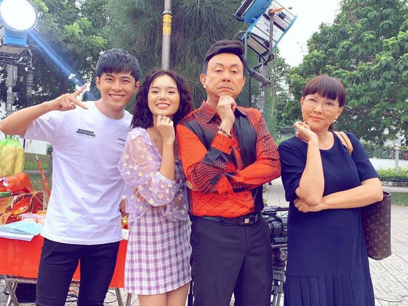 Vào buổi sáng ngày bị đột quỵ, Chí Tài có mặt trong buổi cúng khai máy dự án phim mới. Ảnh: Vietnamnet