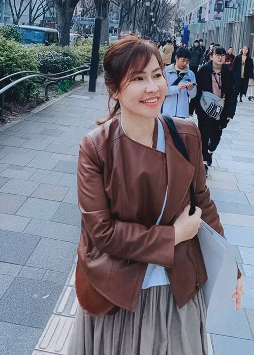 Khi doanh nhân Ngọc Tiền về ra mắt, bố mẹ của Quý Bình vui mừng và giục cả hai làm đám cưới.