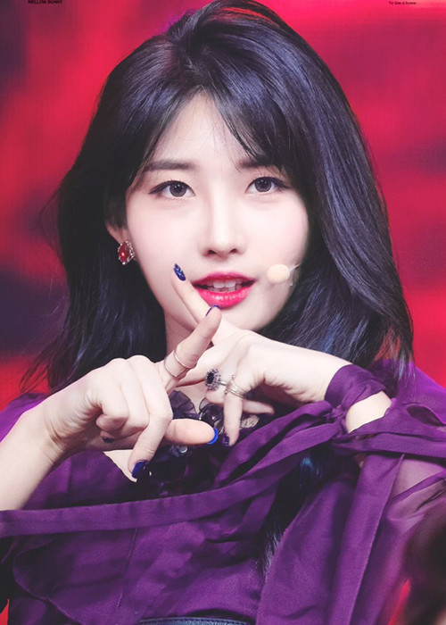 Sihyeon được nhiều khán giả chú ý nhờ nhan sắc hao hao nữ ca sĩ nổi tiếng Suzy.