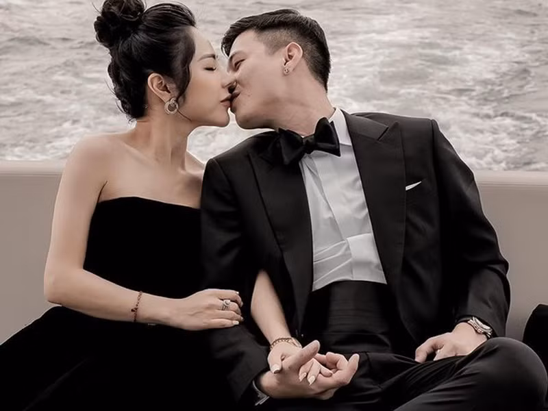 Huỳnh Anh có tình sử hẹn hò ồn ào trong khi đó, Bạch Lan Phương khá kín tiếng.