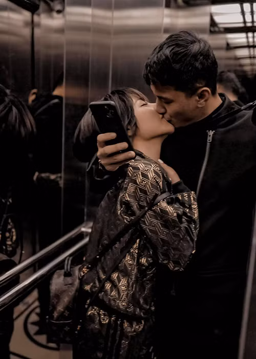 Huỳnh Anh công khai hẹn hò MC Bạch Lan Phương từ tháng 11/2020.