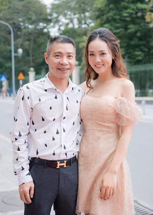 Đám cưới của cặp đôi chênh nhau 15 tuổi sẽ được tổ chức tại một khách sạn ở Hà Nội.