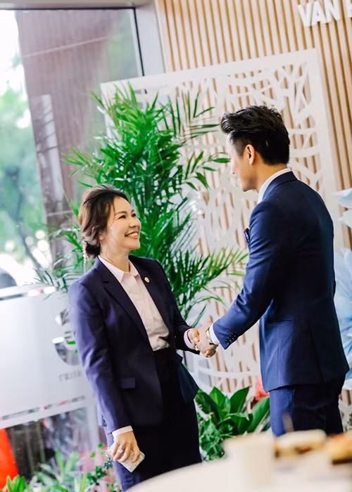 Quý Bình và vợ sắp cưới cùng quê Hóc Môn (TP HCM).