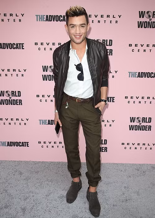 Hồi tháng 6, Chris Trousdale cũng qua đời sau thời gian dài chiến đấu với nCoV. Cựu thành viên ban nhạc Dream Street mất ở tuổi 34. Ảnh: Zing