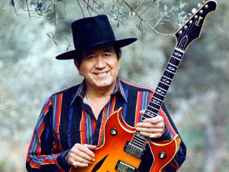 Trước Brittanya Karma, nam ca sĩ người Mỹ Trini Lopez cũng mất vì COVID-19. Ông hưởng thọ 83 tuổi vào tháng 8/2020. Ảnh: The Guardian