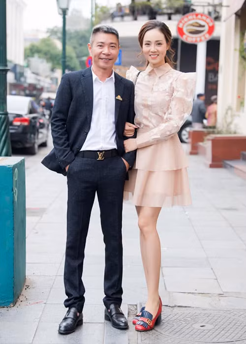 Nghệ sĩ Công Lý làm đám cưới với Ngọc Hà vào ngày 2/1/2021. Cặp đôi có 5 năm hẹn hò trước khi quyết định kết hôn.