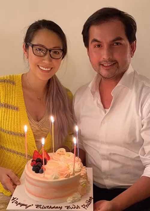 Giống Hoàng Anh, Đức Tiến cũng lấy vợ Việt kiều. Bà xã của Đức Tiến là Hoa hậu Áo dài Dallas Bình Phương. Cặp đôi kết hôn năm 2010 sau 2 năm hẹn hò.