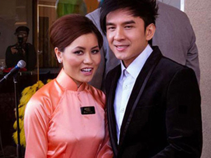 Bà xã của Đan Trường từng bị chê kém sắc so với chồng. Bất chấp dị nghị, điều tiếng, cặp đôi này vẫn hạnh phúc bên nhau. Ảnh: VTC