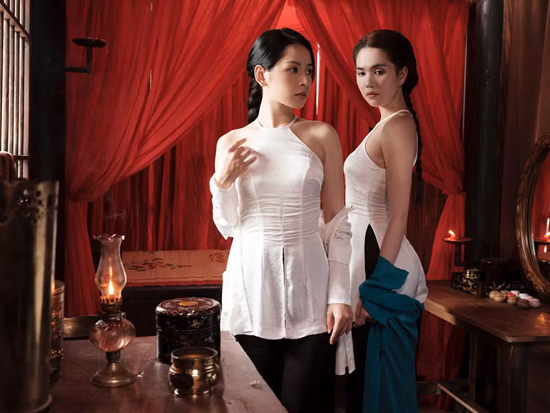 Ngọc Trinh sinh năm 1989, hơn Chi Pu 4 tuổi.