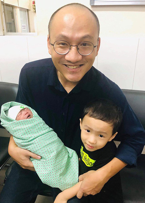 Ngoài bà xã, Phan Đăng còn thường xuyên đăng tải hình ảnh các con: một trai, một gái.