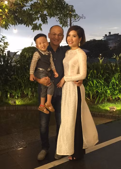 Phan Đăng không chia sẻ trên báo chí về cuộc hôn nhân của mình. Tuy nhiên, trên trang cá nhân, anh thường xuyên đăng tải hình ảnh bà xã.