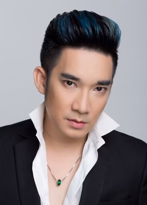 Phía ca sĩ Quang Hà cũng cân nhắc lịch họp báo ra mắt MV lớn trong sự nghiệp ca hát của nam ca sĩ vào giữa tháng 12. Ảnh: Lao động