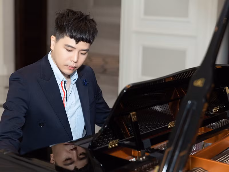 Trịnh Thăng Bình chia sẻ trên Phụ Nữ TPHCM, anh dành 3 tháng đầu tư cho dự án mới dự kiến ra mắt vào ngày 9/12. Trước tình hình dịch bệnh hiện tại, nam ca sĩ không biết hoãn lại hay tiếp tục.