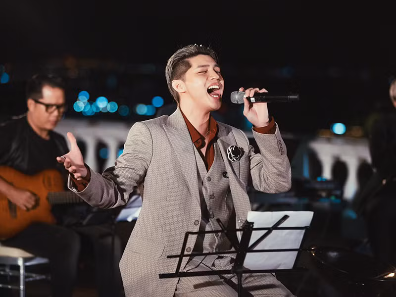 Cũng theo quản lý Noo Phước Thịnh, vào cuối tháng 12, nam ca sĩ dự kiến tổ chức show acoustic, gặp gỡ fan và ê-kíp sẽ có phương án tổ chức phù hợp tùy theo tình hình dịch bệnh.