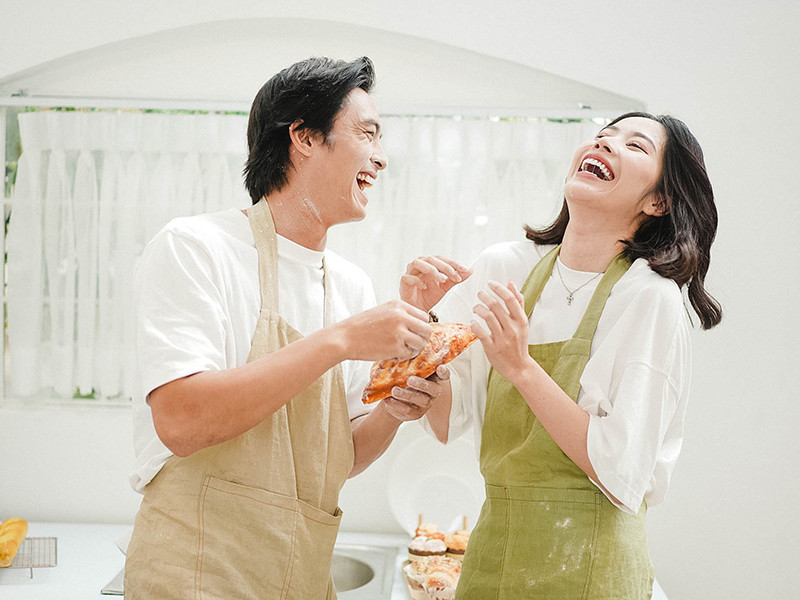 Lãnh Thanh tiết lộ, anh bắt đầu có tình cảm với Nam Em là khi bị tách ra trong một lần quay. Cảm giác bị hẫng khiến anh không muốn tách khỏi nàng hoa khôi nữa.