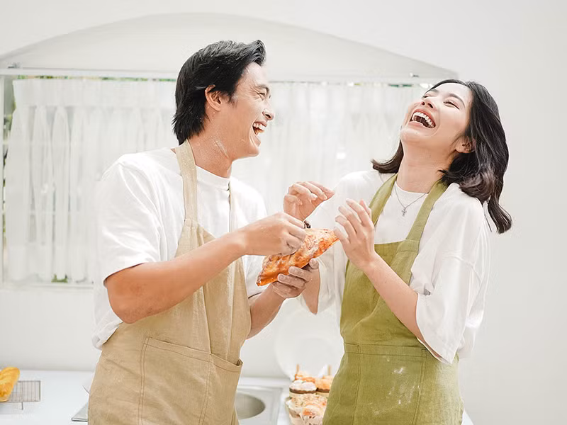 Lãnh Thanh tiết lộ, anh bắt đầu có tình cảm với Nam Em là khi bị tách ra trong một lần quay. Cảm giác bị hẫng khiến anh không muốn tách khỏi nàng hoa khôi nữa.