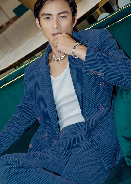 Vẻ ngoài nam thần của Lãnh Thanh đốn tim nhiều fan nữ.