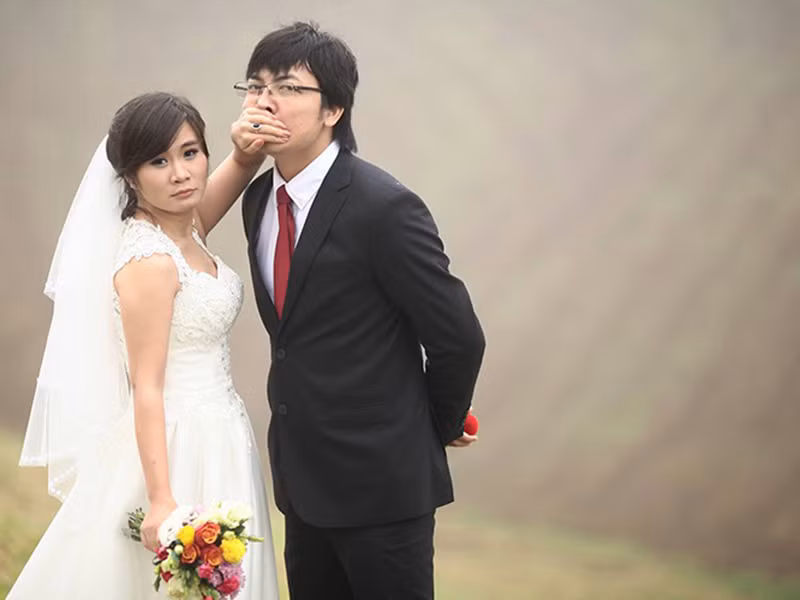 Hồng Nga sinh năm 1986, từng dẫn chương trình “Nghĩ mở nói thẳng” của VTV2.