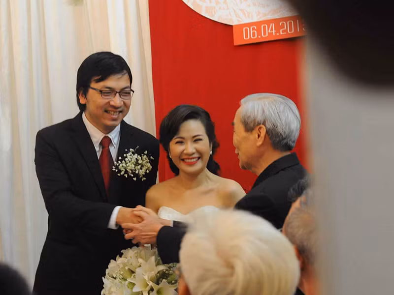 MC Hồng Nga hạ sinh con trai đầu lòng vào tháng 5/2014.