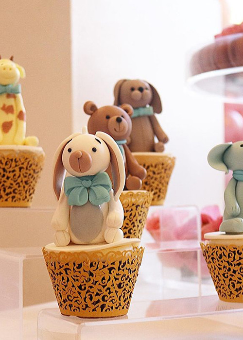 Hoa hậu Hoàn vũ Việt Nam 2015 tự tay chuẩn bị bữa tiệc dành cho quý tử đầu lòng.