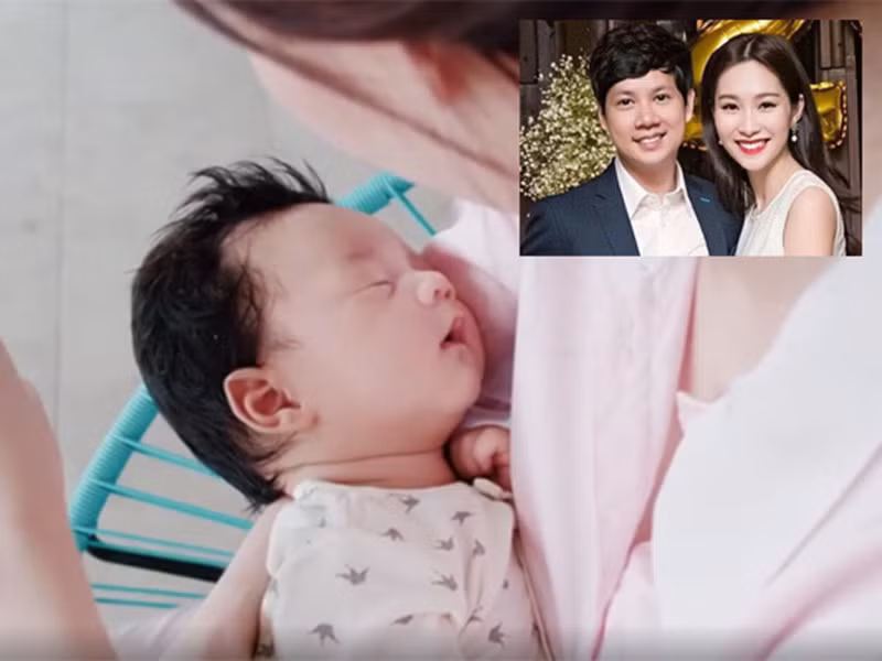 Trước đó, Thu Thảo tâm sự, con trai đã biết gọi ba, trộm vía hay ăn, ngủ ngoan, thích hóng chuyện và chỉ khóc la làm cả nhà rối lên khi đói.