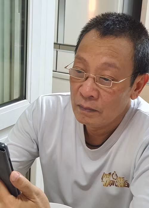 Lại Văn Sâm chăm đăng Facebook hơn vì trước đó anh bị nhiều người giả mạo Facebook, lợi dụng hình ảnh.