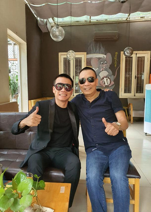 MC một thời của Ai là triệu phú khoe ảnh gặp gỡ rapper Wowy. Theo nam rapper, Lại Văn Sâm là thần tượng của anh suốt nhiều năm.