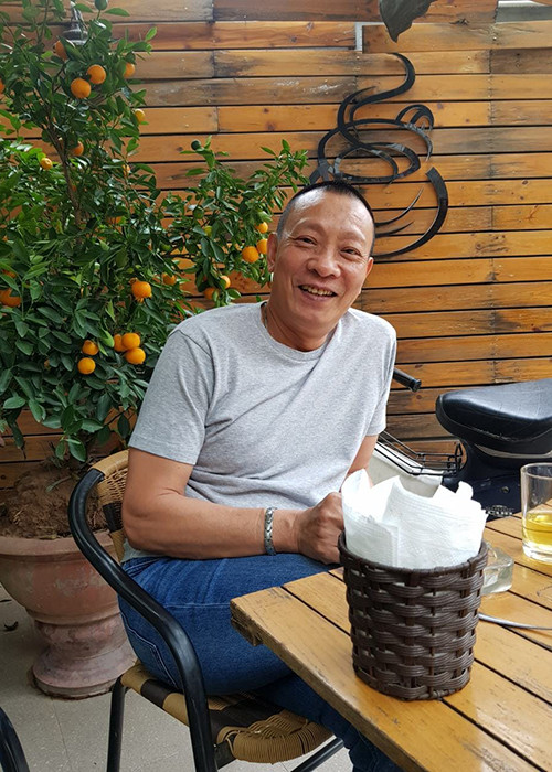 Nhà báo Lại Văn Sâm có cuộc sống khá giản dị. Theo Người đưa tin, nam MC từng phủ nhận thông tin giàu có, sở hữu biệt thự ở Hà Nội. Lại Văn Sâm cho biết bản thân không thích chung cư và không mơ ước biệt thự. Ngôi nhà của MC kỳ cựu đang sống chỉ rộng 40m2 và được xây 3 tầng.