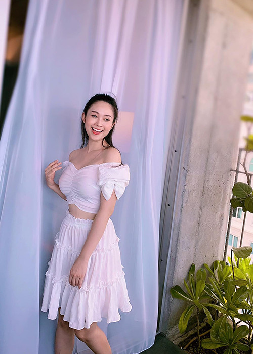 Sở hữu nụ cười tỏa nắng, Thùy Linh được khán giả đặt biệt danh “MC có nụ cười đẹp nhất VTV”.