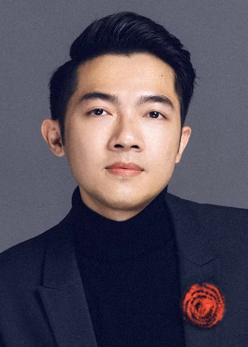 Namcito tên thật là Nguyễn Thành Nam. Theo Tri thức trẻ, anh tốt nghiệp Đại học Ngoại thương Hà Nội. Ngoài ra, Namcito còn từng nhận bằng thạc sĩ Marketing, quảng cáo sáng tạo tại Australia.