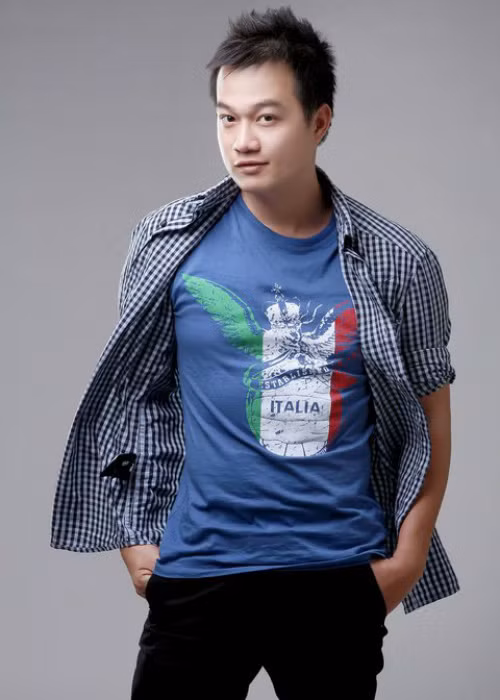 Năm 2012, Bảo Nhân vào Sài Gòn làm việc tại một bệnh viện thẩm mỹ. Làm việc nhiều nên anh bị stress nặng, mất dần cảm hứng với công việc. Đúng lúc đó, Bảo Nhân gặp một người bạn làm phim nên tình yêu với phim ảnh trỗi dậy. Ảnh: Dân Việt