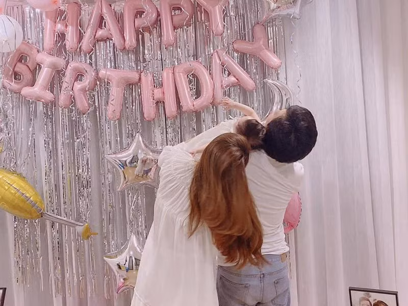 Bé Destiny chào đời vào đầu năm 2019. Đến tháng 8/2019, Nhã Phương mới xác nhận đã có con sau thời gian dài giấu kín mang bầu và sinh con.