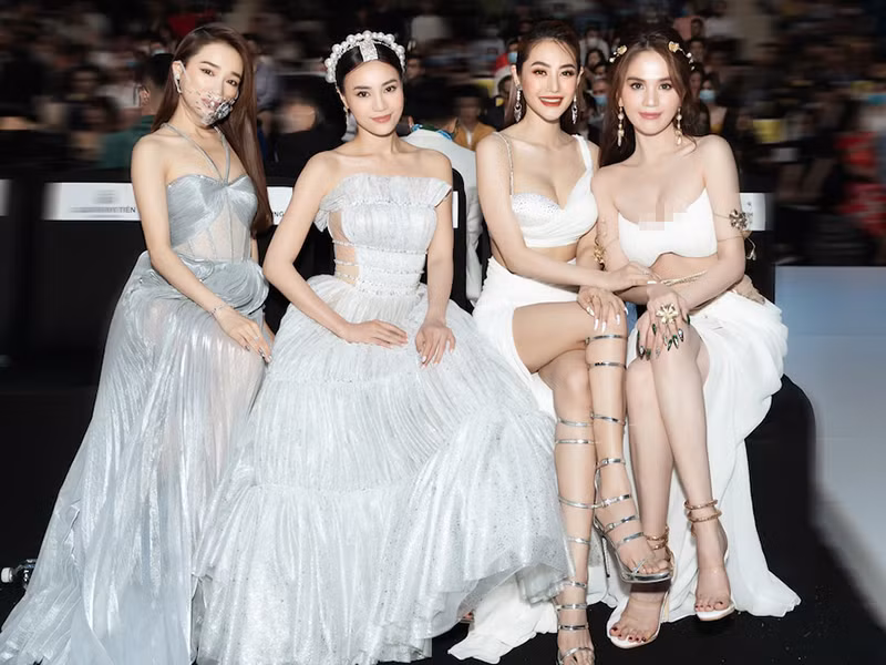 Vào tối ngày 6/12, Ngọc Trinh có dịp đọ sắc cùng Nhã Phương, Ninh Dương Lan Ngọc và Linh Chi. Ảnh: Saostar