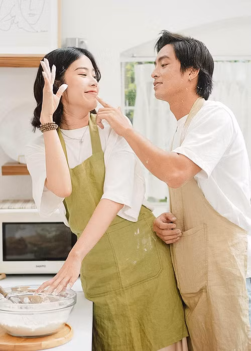 Nam Em được cho là cô gái đầu tiên mà Lãnh Thanh công khai hẹn hò.