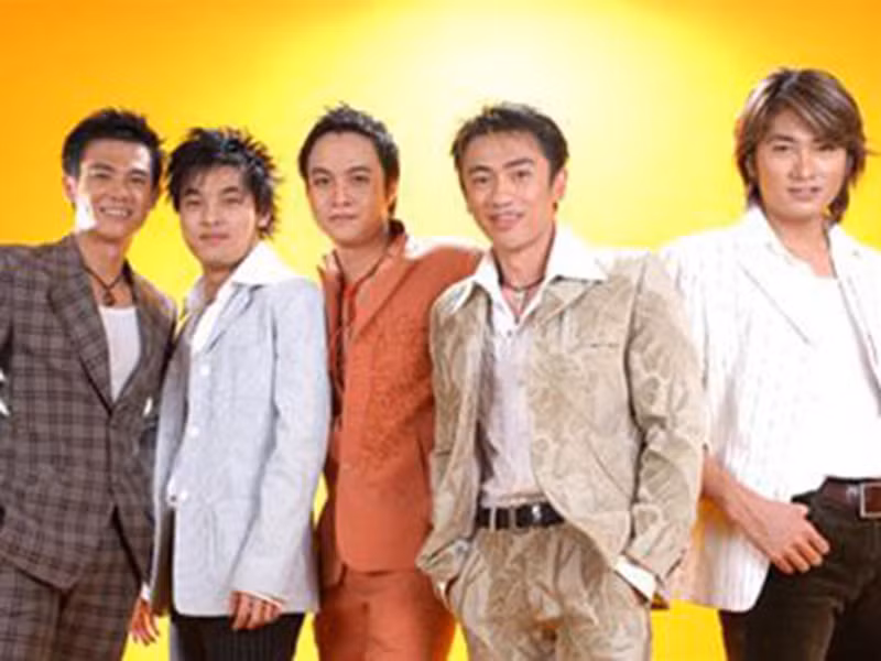 Ưng Hoàng Phúc xuất thân từ nhóm nhạc 1088. Nhóm được thành lập năm 2000, gồm 5 thành viên: Điền Thái Toàn, Vân Quang Long, Ưng Hoàng Phúc, Nhất Thiên Bảo và Nhật Tinh Anh. Ảnh: Khám phá