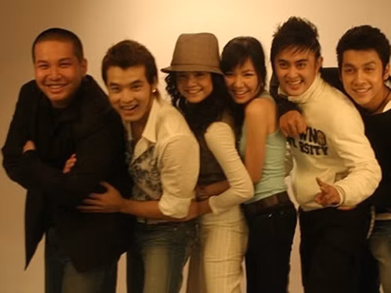 Khi 1088 tan rã, anh được mời đầu quân về công ty của ông bầu Quang Huy. Từ đây, sự nghiệp của Ưng Hoàng Phúc ngày càng thăng hoa. Ảnh: Wepro