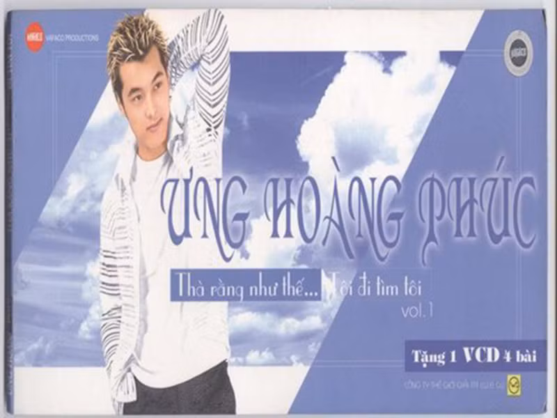 Theo Gia đình &amp; xã hội, chỉ trong hai tuần đầu tiên, album đầu tay “Thà rằng như thế” của Ưng Hoàng Phúc bán hết 15.000 đĩa. Và sau nhiều tháng phát hành, doanh thu của CD này đạt mức kỷ lục 55.000 bản - một con số đáng ao ước. Ảnh: Khám phá