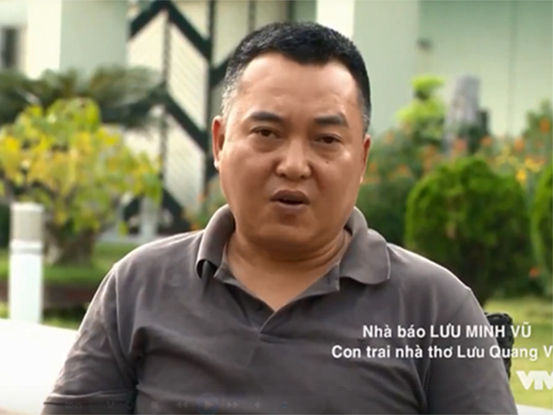 MC Lưu Minh Vũ kín tiếng về đời tư. Năm 2015, trả lời Zing, nam MC cho biết, anh lập gia đình năm 29 tuổi, vợ chồng quen nhau trước khi anh đi du học. Lưu Minh Vũ cho biết, bà xã không làm truyền hình, không bao giờ ghen tuông. Cả hai có hai con trai. Ảnh: Thế giới trẻ