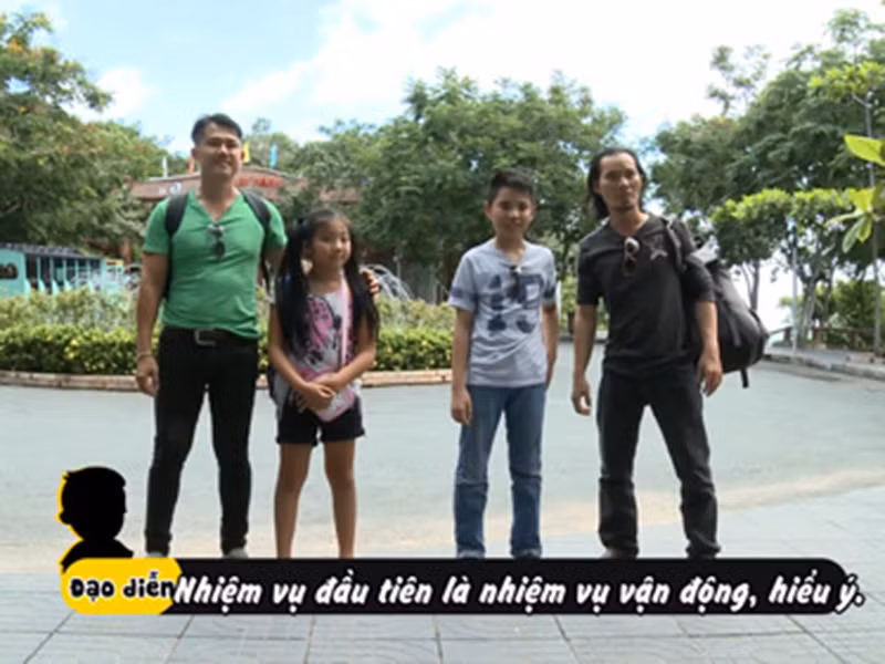 Hình ảnh Vân Quang Long bên con gái của anh và vợ cũ Ái Vân trong một gameshow năm 2016. Ảnh: Khám phá