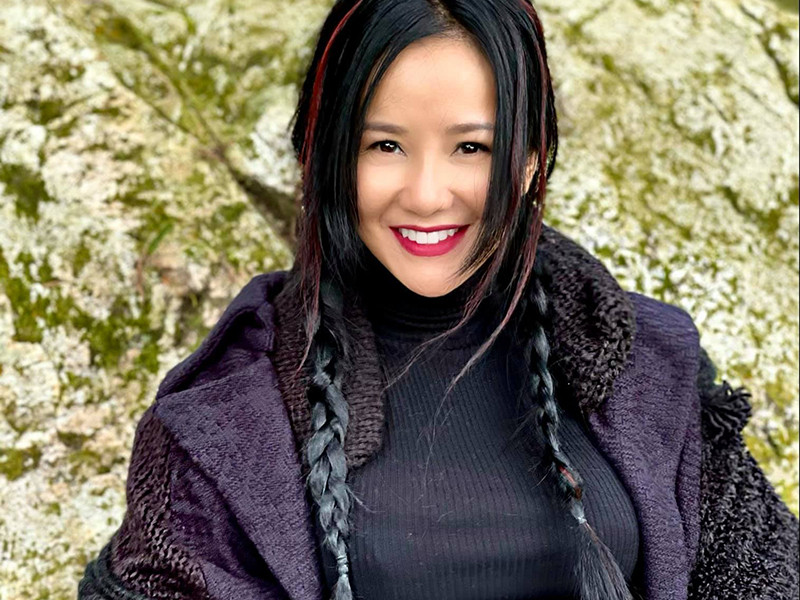 Hồng Nhung còn khẳng định dù đã chia tay nhưng cô vẫn một lòng bảo vệ chồng cũ vì anh là bố của các con cô. Cũng theo Hồng Nhung, chồng cũ là người bố rất tốt.