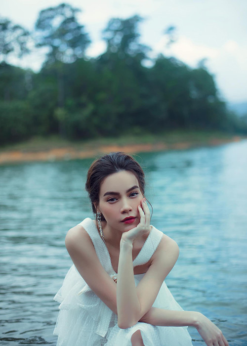 Từ khi hôn nhân với Cường Đô la đổ vỡ, Hồ Ngọc Hà có những hành động đầy văn minh. Cô luôn dành cho chồng cũ lời tốt đẹp, hội ngộ anh trong các dịp quan trọng của con trai chung.