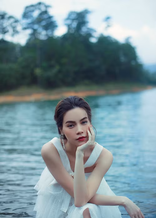 Từ khi hôn nhân với Cường Đô la đổ vỡ, Hồ Ngọc Hà có những hành động đầy văn minh. Cô luôn dành cho chồng cũ lời tốt đẹp, hội ngộ anh trong các dịp quan trọng của con trai chung.