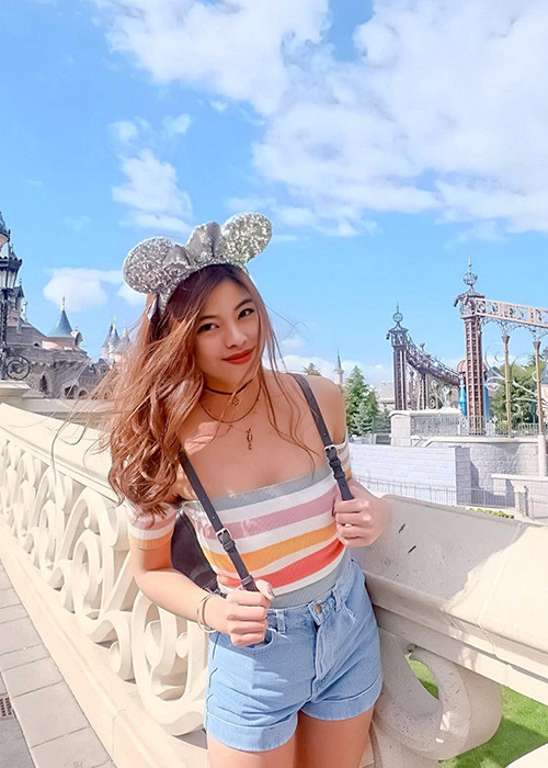 Thời điểm tham gia Hoa hậu Hoàn vũ Việt Nam, cô cao 1m69 và có số đo 3 vòng 84-60-92.